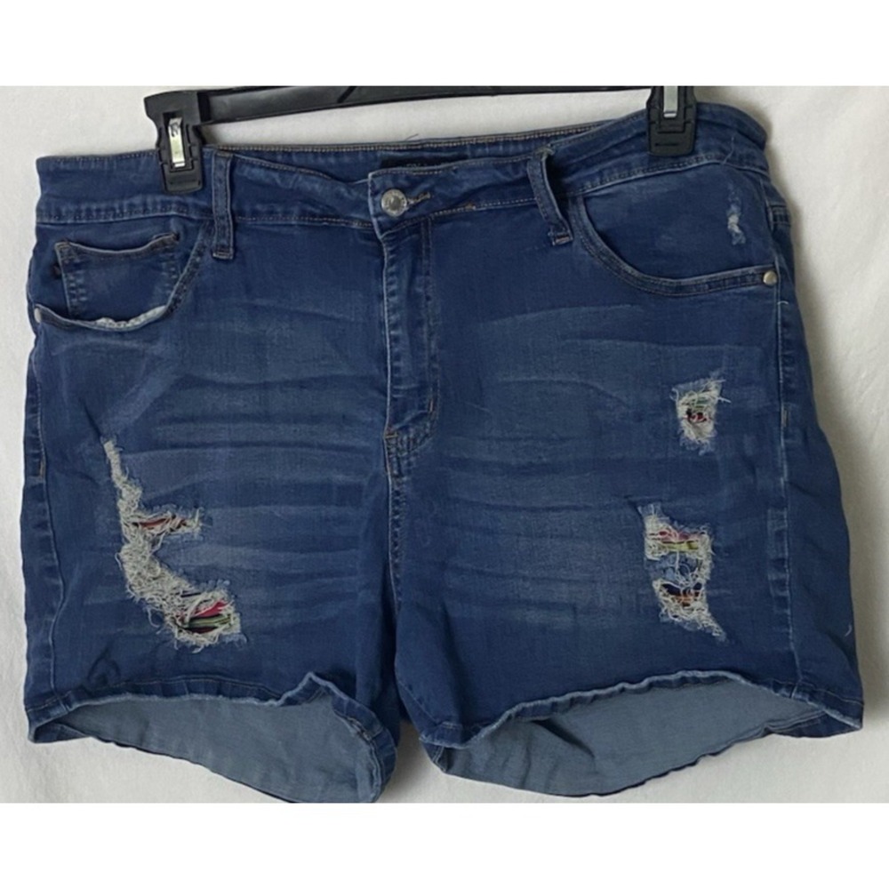 Judy Blue‎ Plus Sz 3XL Blue Jean Shorts Distressed Stretch Denim Frayed Summer